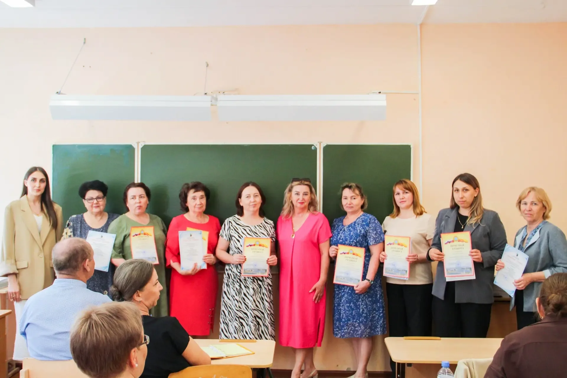 📝 Педсовет в СОШ №37 г. Чебоксары: подготовка к ГИА, планы на будущее и чествование педагогов. В шко