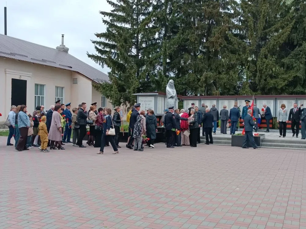 ✨ 9 Мая 2026 года администрация, педагоги, волонтёры школьного отряда "От сердца к сердцу " МБОУ Ста