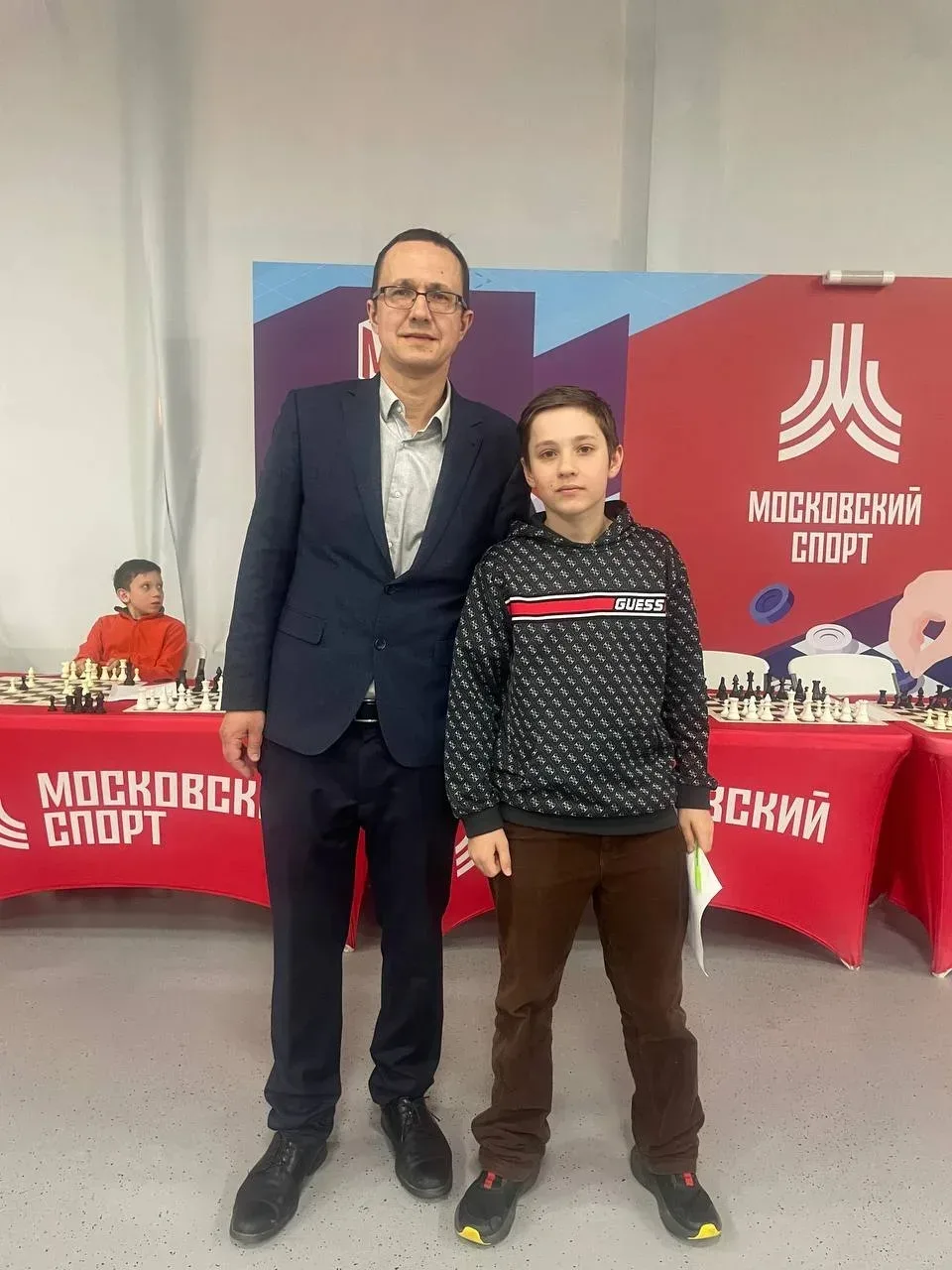 В рамках московской интеллиады ученик 5В класса Марк Г поучаствовал  в сеансе одновременной игры с г