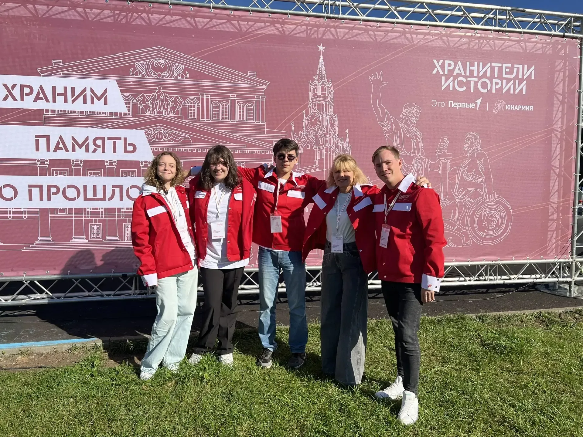 💞"Елена Эдуардовна Сульянова — советник директора по воспитанию, а еще, наш любимый педагог по актёр