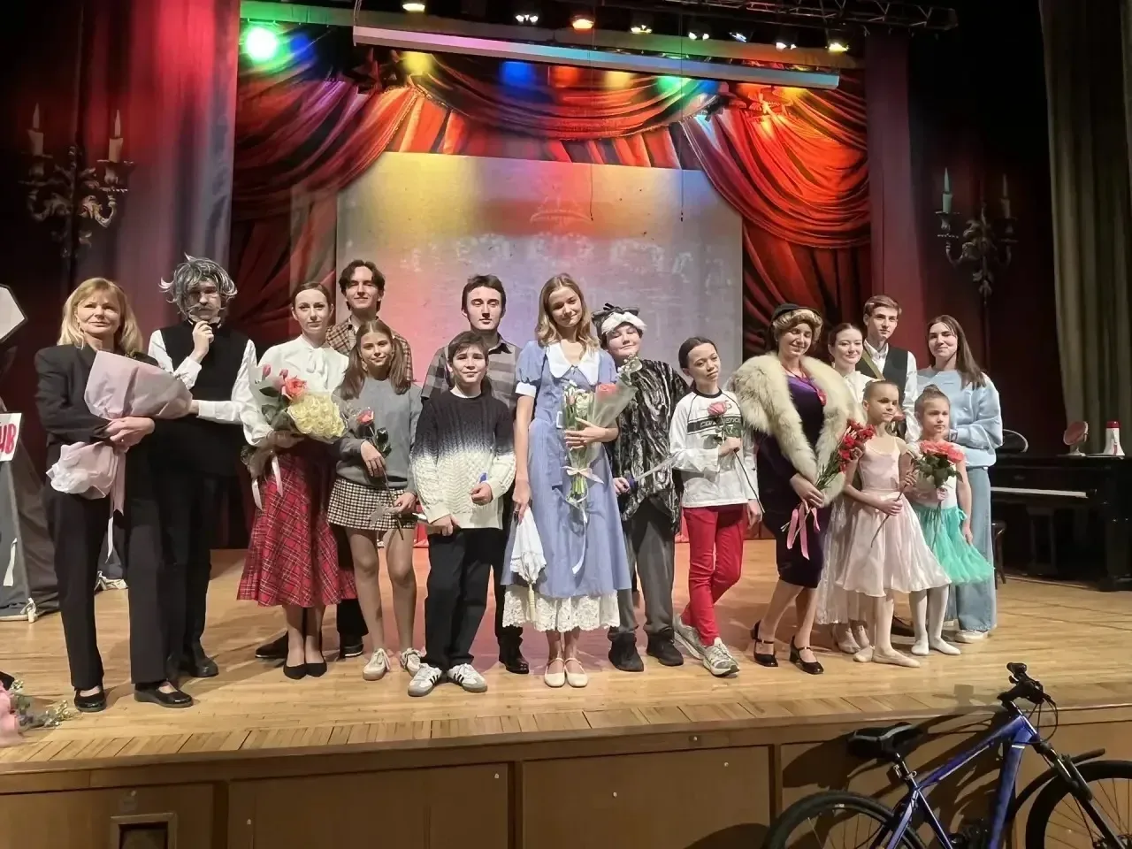 💞"Елена Эдуардовна Сульянова — советник директора по воспитанию, а еще, наш любимый педагог по актёр