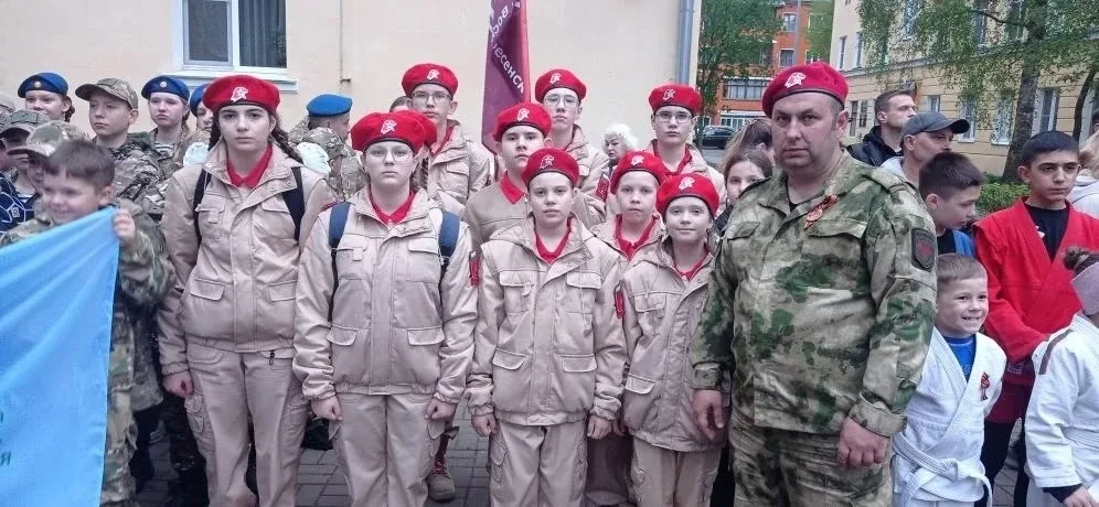 Вчера и сегодня юнармейцы гимназии №1 стали главными хранителями памяти нашего города.  🕯 Вчера ребя