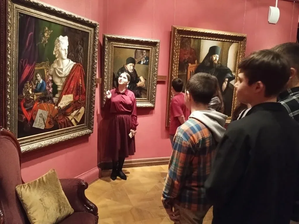 Один день — пять эпох. Гимназисты 7А, 7Б и 6Г классов  посетили столицу нашей  Родины. 🚌✨  Вот это п