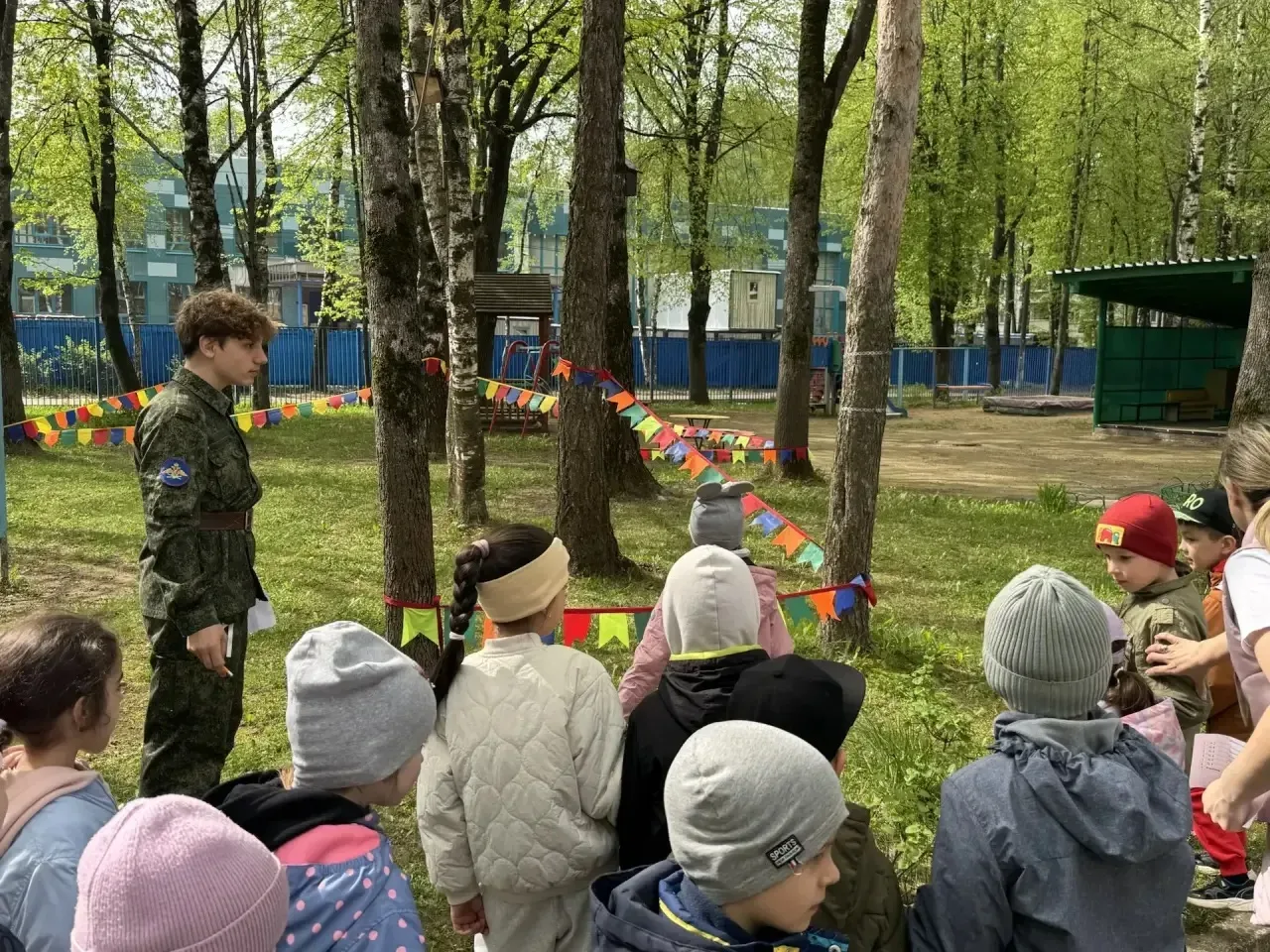 В детском саду «Золотая рыбка» прошла спортивная военно-патриотическая зарница, посвященная Дню Побе