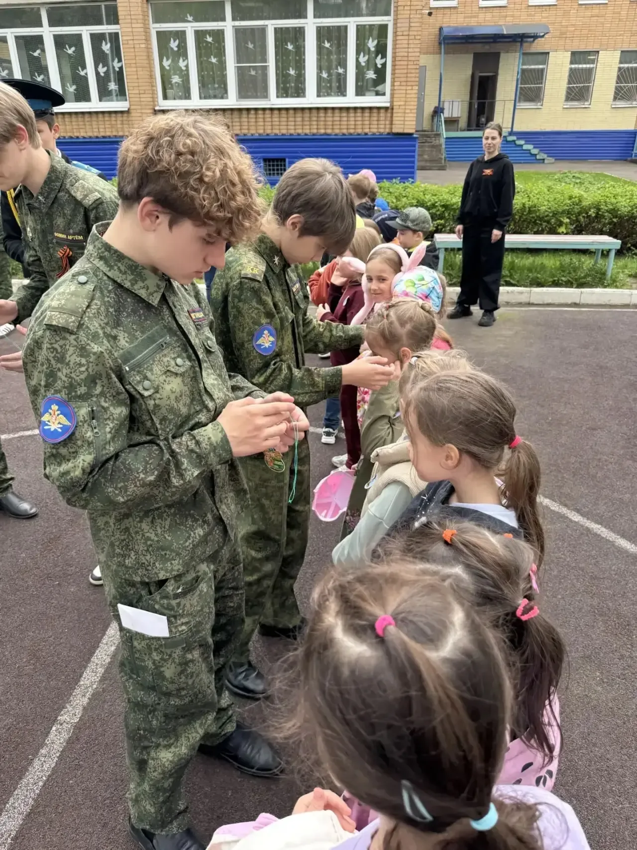 В детском саду «Золотая рыбка» прошла спортивная военно-патриотическая зарница, посвященная Дню Побе
