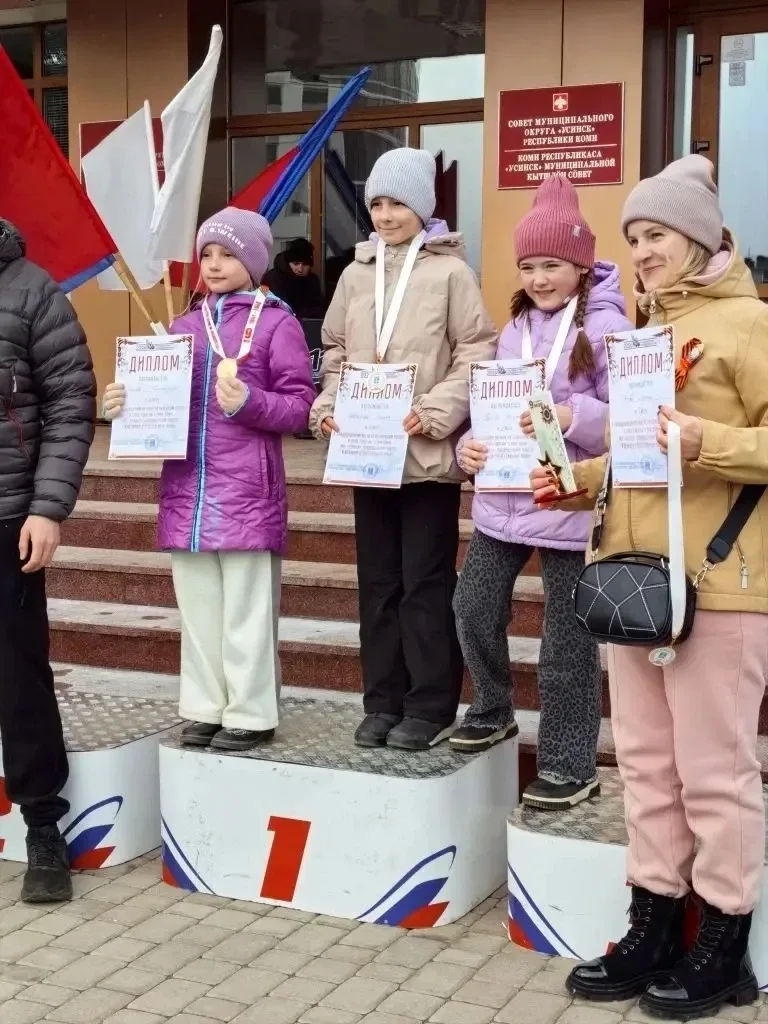 Легкоатлетический забег  Несмотря на снег, ветер и холод, ребята нашей школы проявили стойкость, хар