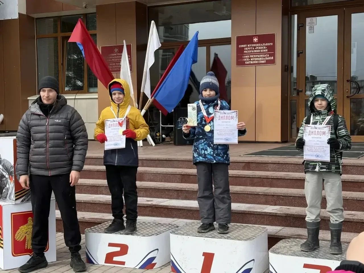 Легкоатлетический забег  Несмотря на снег, ветер и холод, ребята нашей школы проявили стойкость, хар