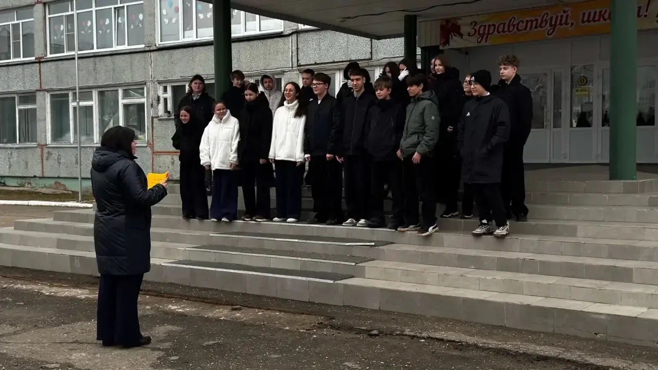 Чистота и командный дух: как семиклассники устроили «Первомайский субботник» в игровом формате  30 а