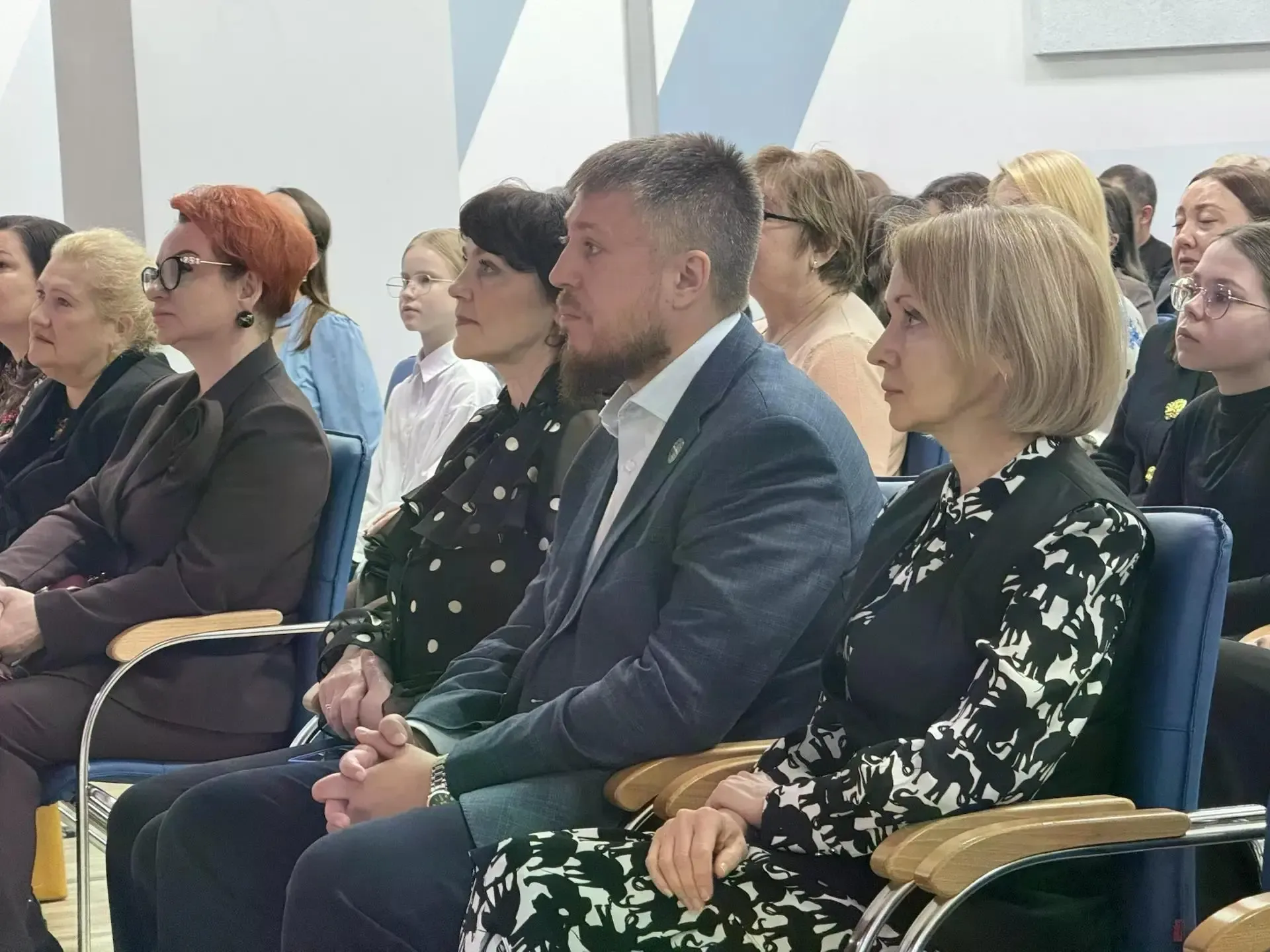 Семейный месяц стартовал в Сургуте 🧑‍🧑‍🧒‍🧒  Событие объединило детей, родителей и педагогов. Традици