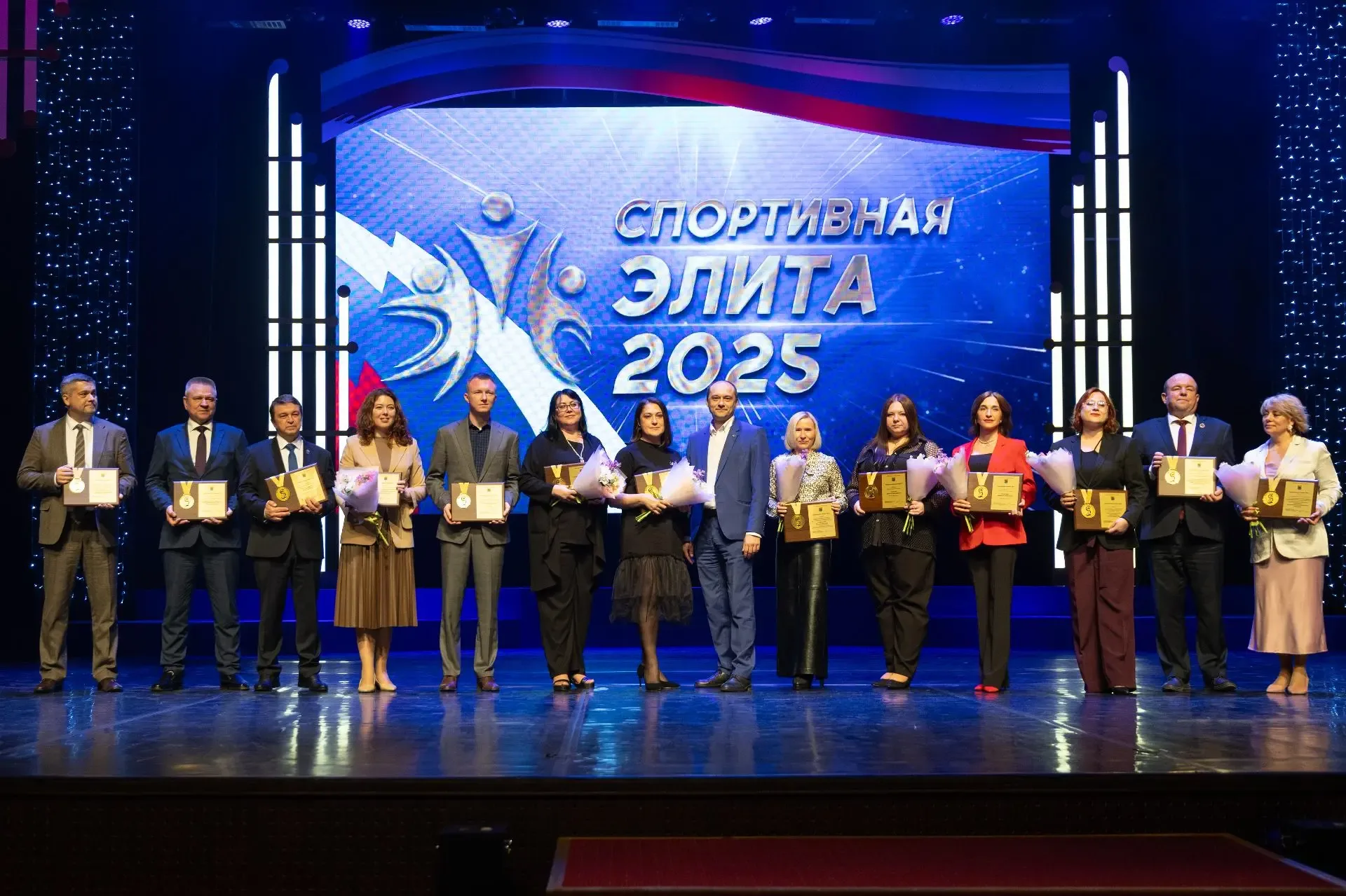 Лучших из лучших отметили на ежегодной церемонии награждения «Спортивная элита - 2025» в Сургуте   Н