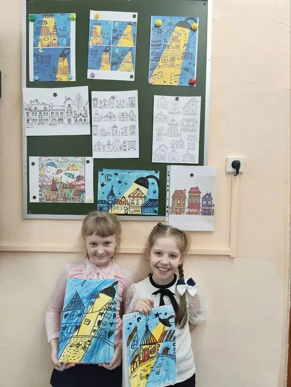 🌷Внеурочная деятельность по рисованию у 1-х классов  под руководством Мешковой Л. М.  💫Юные лицеисты
