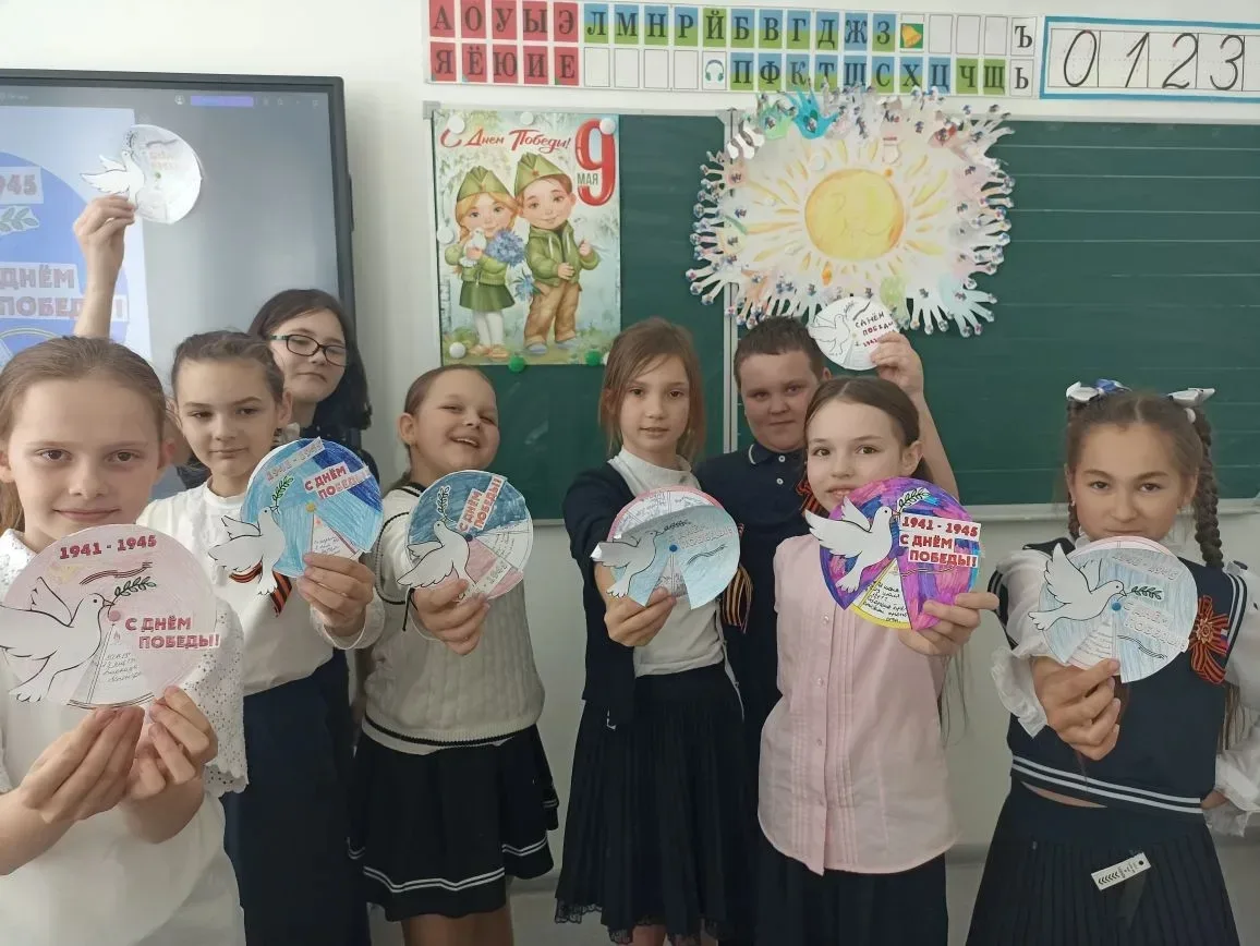 🎗Накануне Дня Победы в 3д классе (кл. рук. Королева Т. С.) прошел необычный урок памяти. Вдохновивши