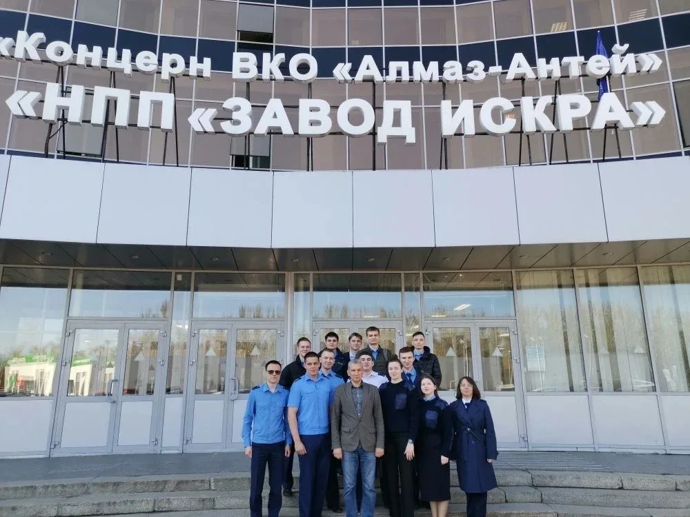 🔬 Профориентационное мероприятие: знакомство с АО «НПП «Завод Искра»  Доцент кафедры ПАСОПиТБ Сайфут
