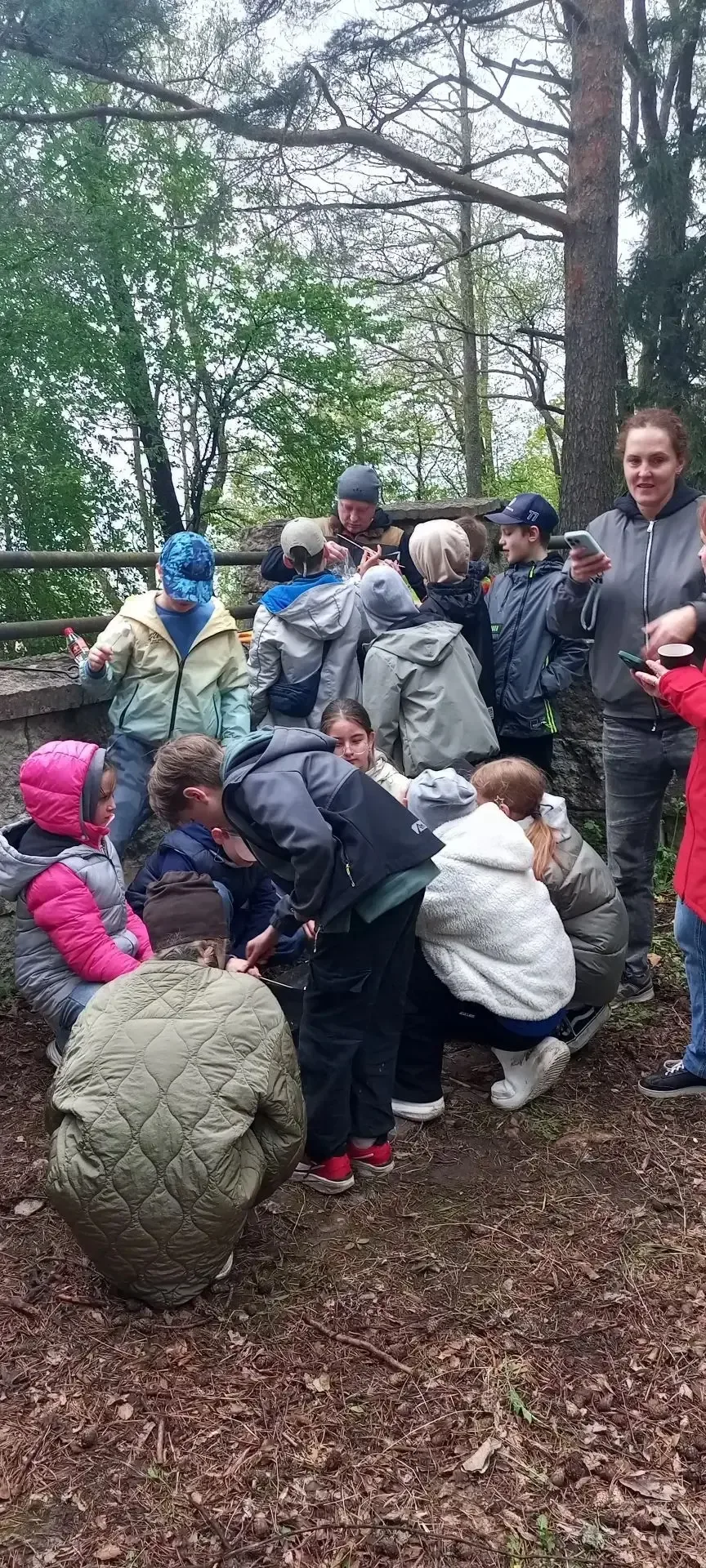 16 мая 5в класс провел замечательный день на свежем воздухе вместе с родителями, братьями и сёстрами