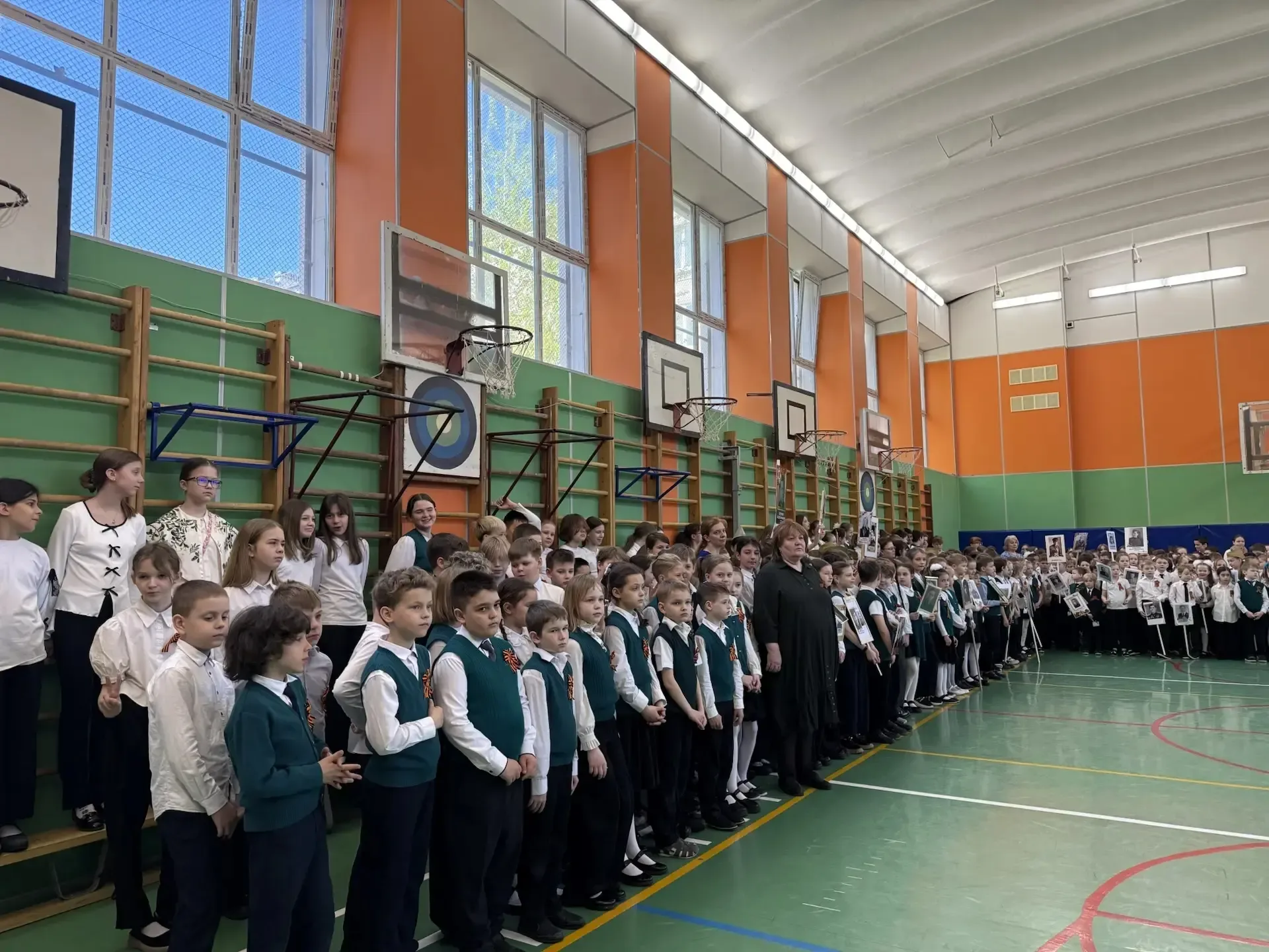 Сегодня в начальной школе прошла линейка, посвящённая 81-ой годовщине со Дня Победы в Великой Отечес