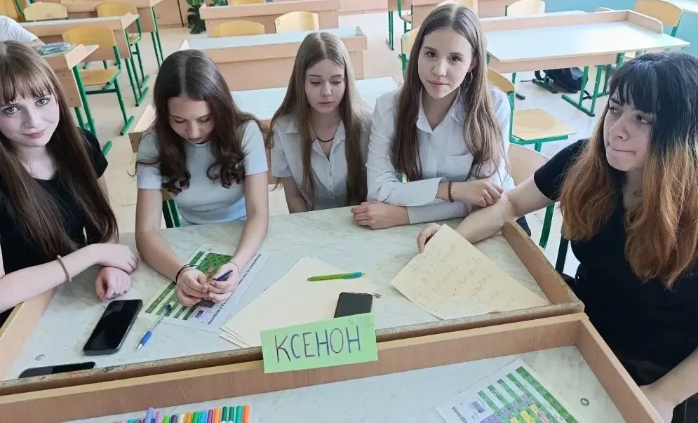 К Дню химии между командами 8-х классов прошёл квиз об этой сложной,но такой интересной науке! Не вс
