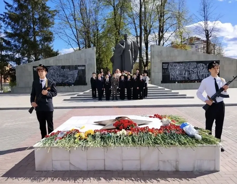 Молодежь помнит подвиг своих героев.  Учащиеся 10 "А" и 10 "Б" классов нашей школы стали участниками