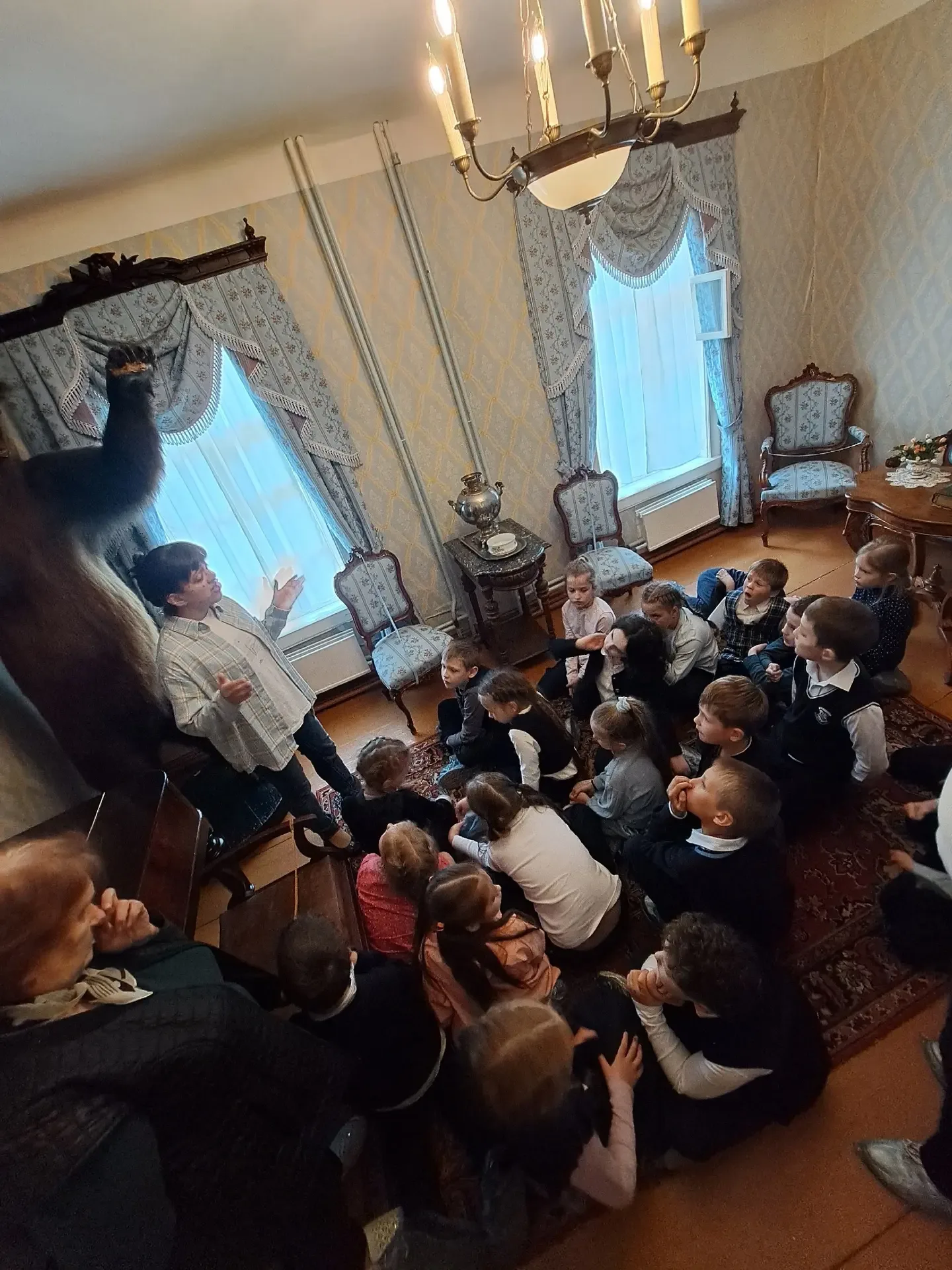 ✨ Путешествие в мир Некрасова: 1 «А» и 1 «Б» побывали в музее в Чудово! ✨  На днях ученики 1 «А» и 1