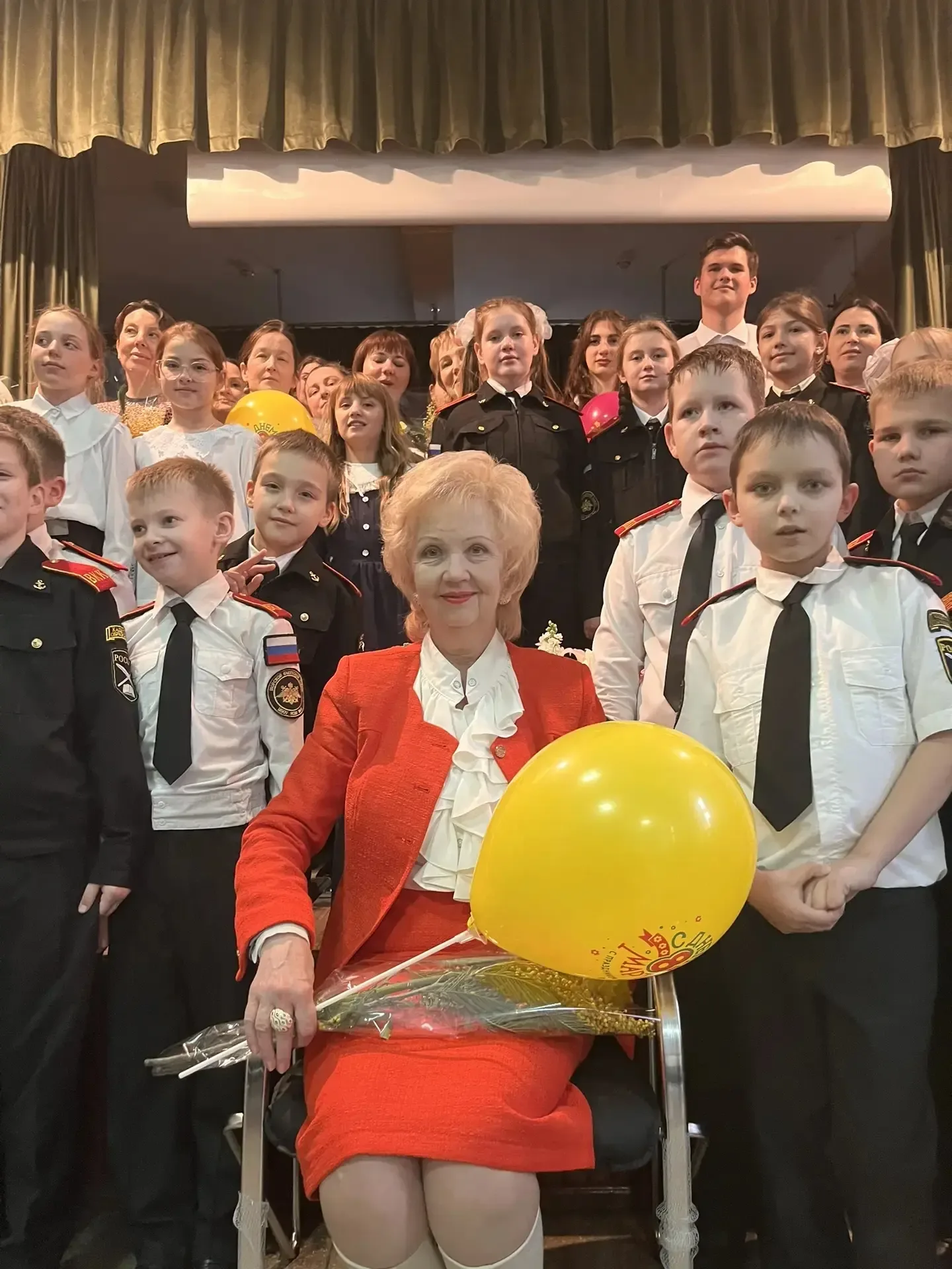 🩷Дорогая Елена  Станиславовна!  Примите самые искренние поздравления с Днём  директора!  Вы не прост