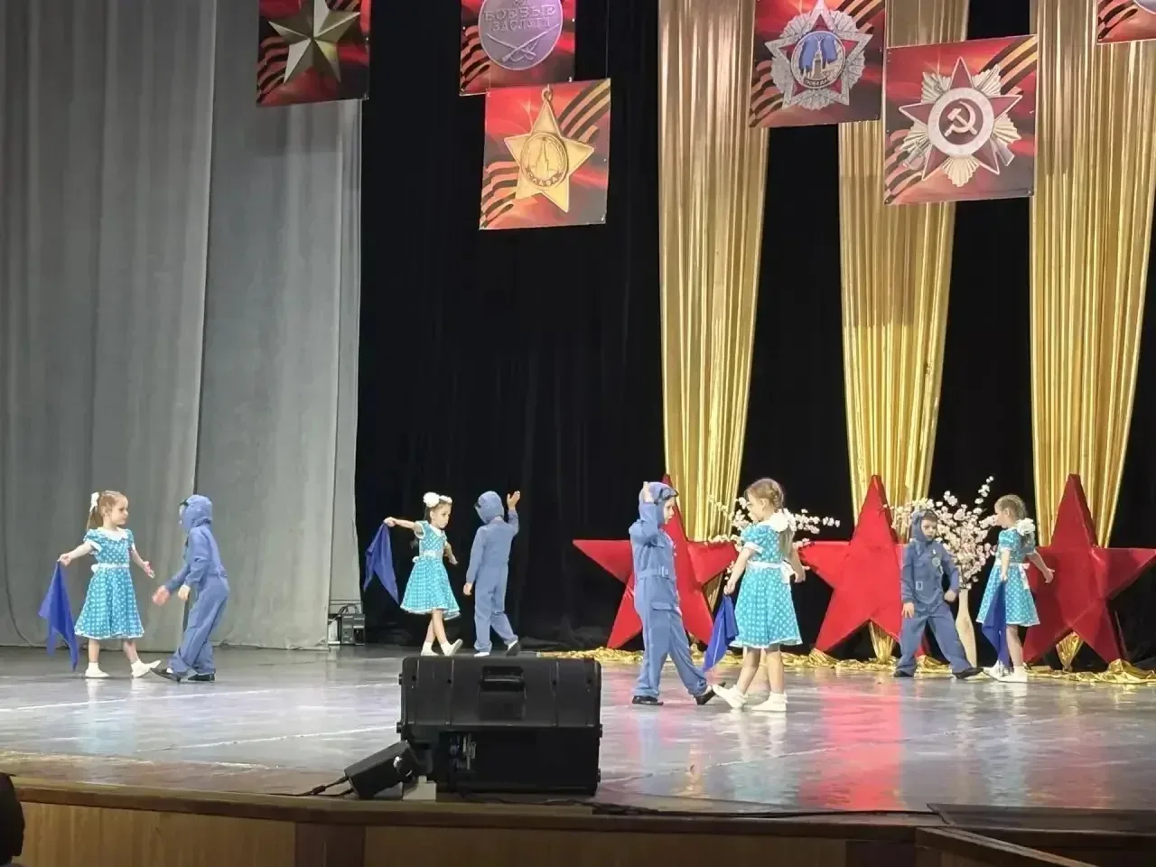 Вокальный коллектив «Жемчужинки» и танцевальный коллектив «Звёздочки»  ДО «Белочка» (группа №4«Кораб