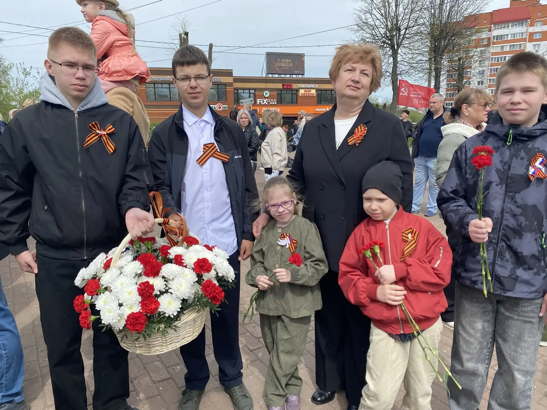 🕊️Сегодня, в знаменательный день 81-летия Великой Победы, педагоги и обучающиеся  нашего Центр образ
