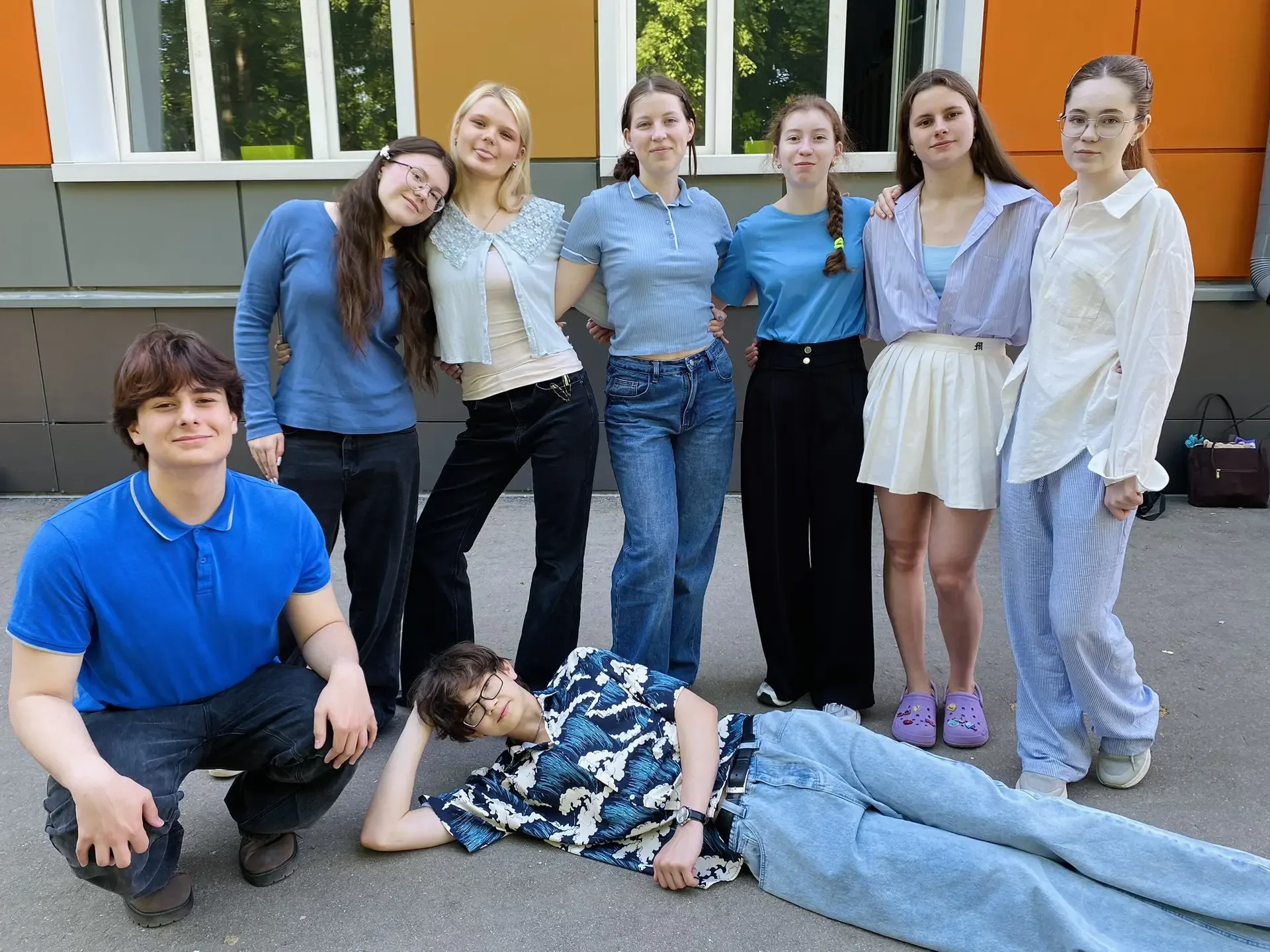 В центре образования №2 продолжается цветная неделя 🎨  Сегодня, в четверг, прошёл день синего, фиоле