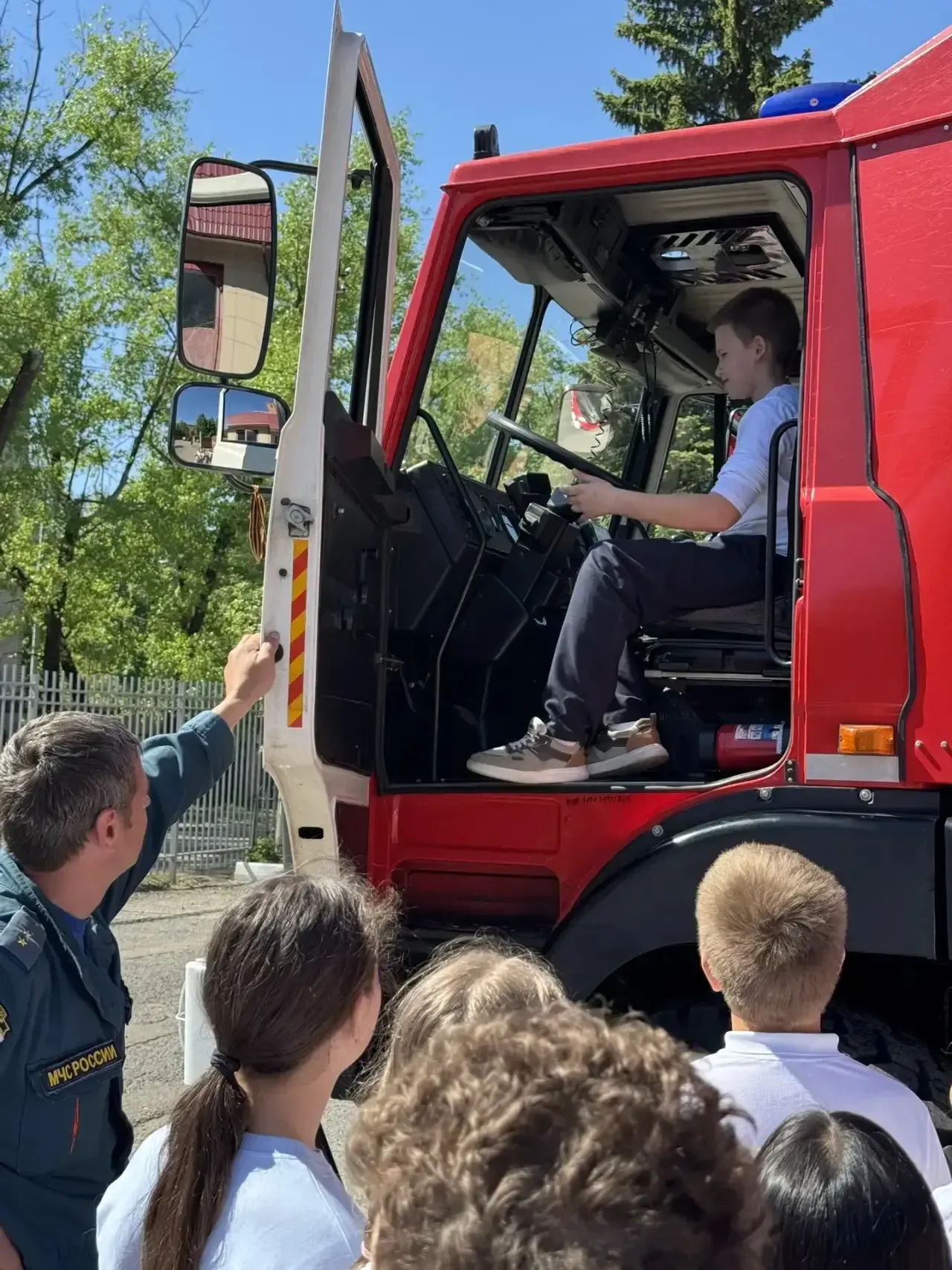 🚒 Сегодня у 4Б класса был не просто урок, а настоящий праздник!  Ребята побывали на экскурсии в пожа