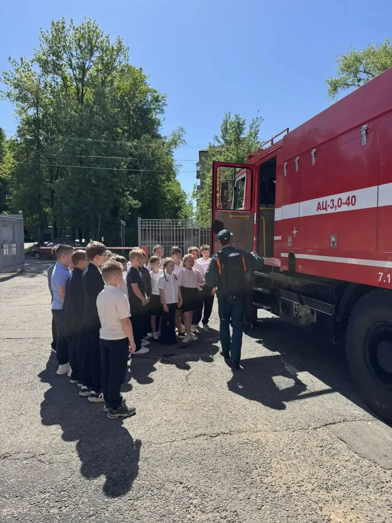 🚒 Сегодня у 4Б класса был не просто урок, а настоящий праздник!  Ребята побывали на экскурсии в пожа