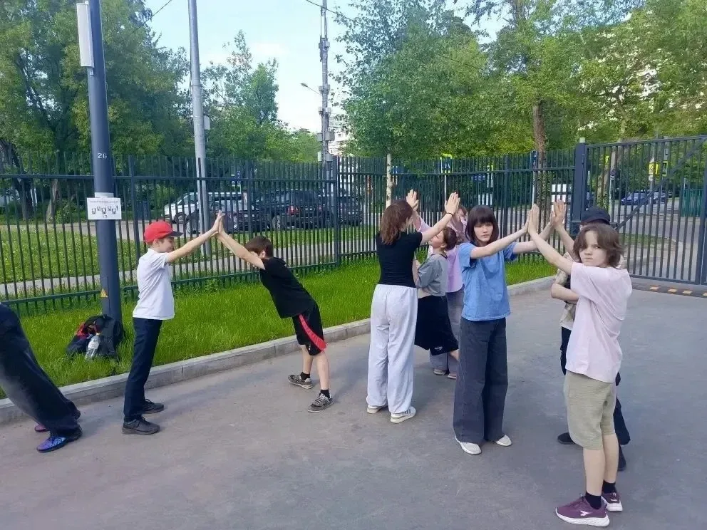🌟 «Компас Первых 2.0»: команда школы «Свиблово» нашла «Вектор доверия»!   Поздравляем активистов «Дв
