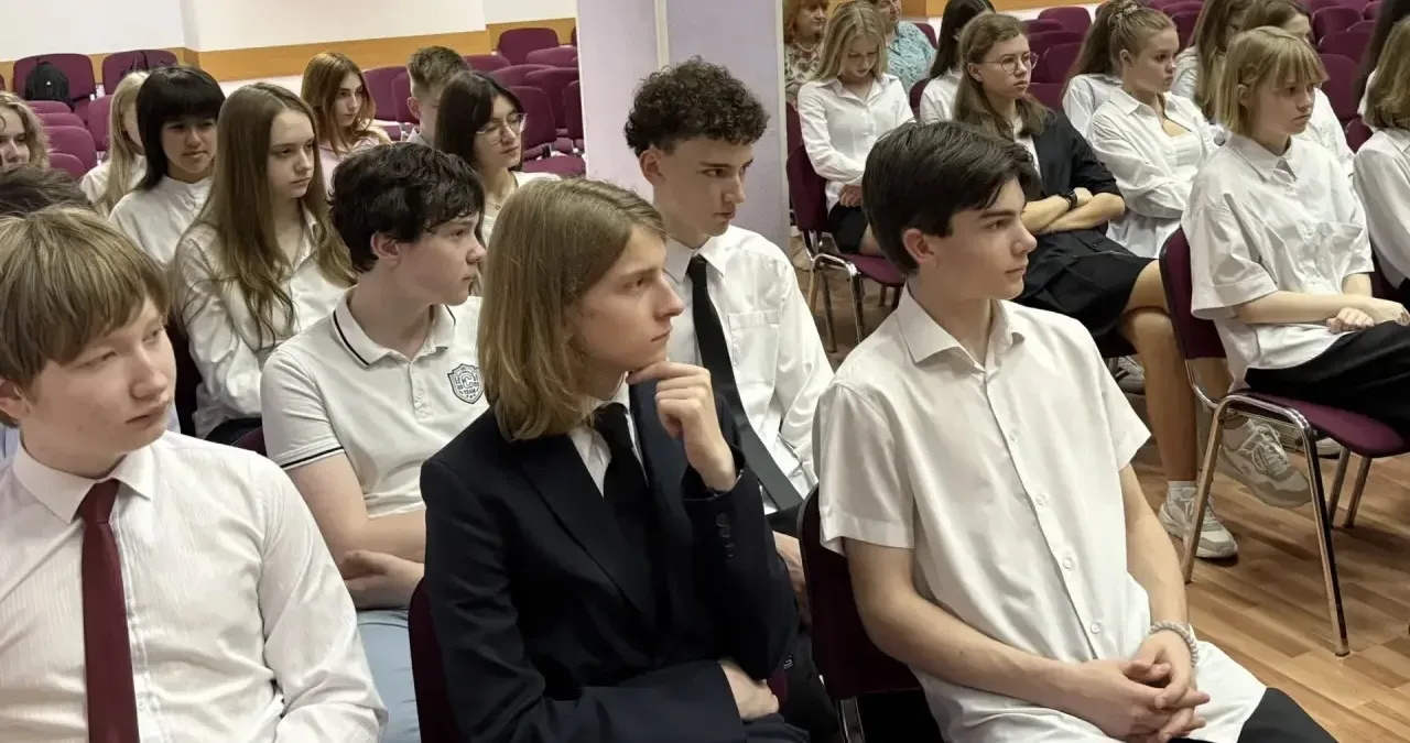 «Кем быть?»: встреча директора с 9-ми классами прошла в нашей школе.  В школе «Свиблово» прошла встр
