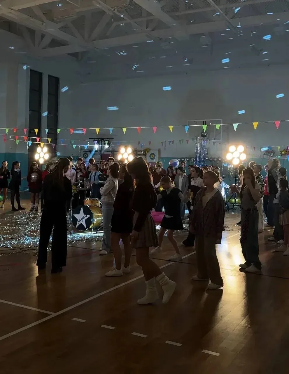 🎬 Насыщенные выходные в школе «Свиблово»: съёмки, новый опыт и закулисье  В нашей школе прошли по-на
