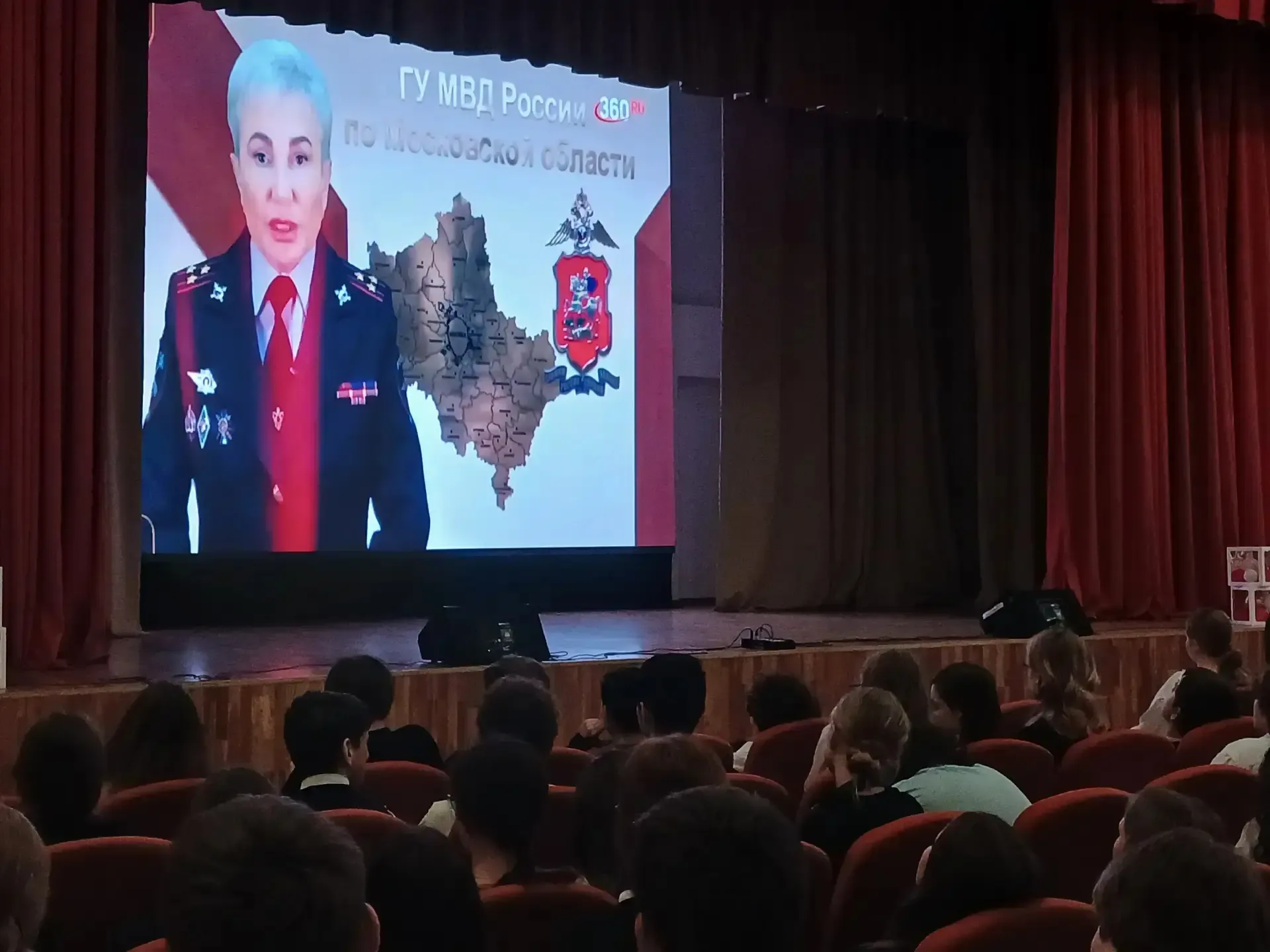 🚨 Тема, которую важно обсудить каждому: Безопасность в цифровом мире  14 и 15 мая в лицее для ученик