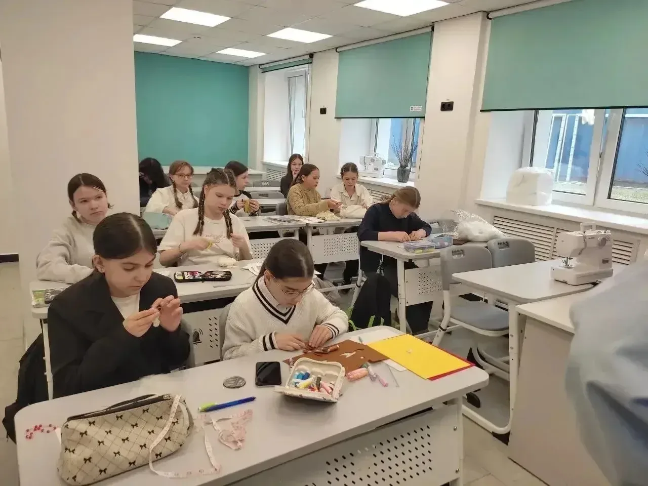 Участники «Движения Первых» провели серию тематических уроков в рамках проекта «Первая помощь» 🚑  В 