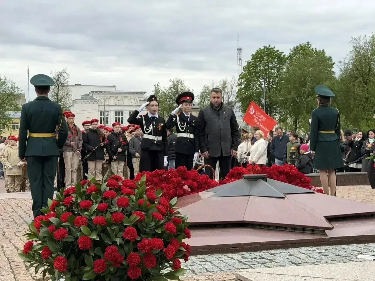 9 Мая — особенный праздник для всей нашей страны. Это день памяти, гордости и благодарности нашим пр