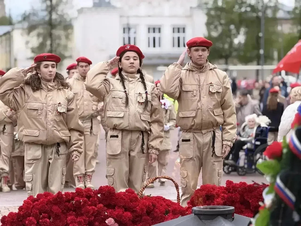 9 Мая — особенный праздник для всей нашей страны. Это день памяти, гордости и благодарности нашим пр