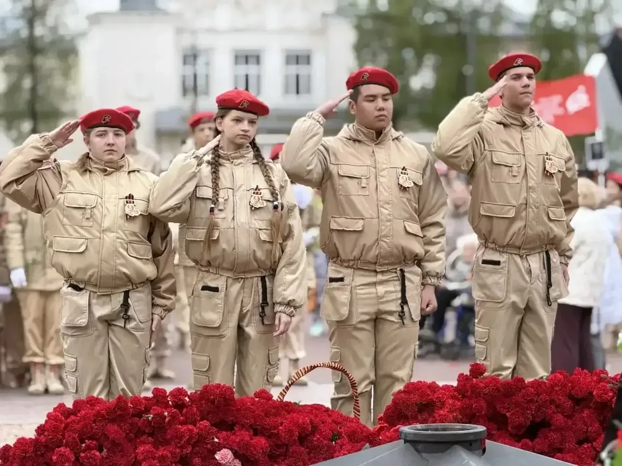 9 Мая — особенный праздник для всей нашей страны. Это день памяти, гордости и благодарности нашим пр