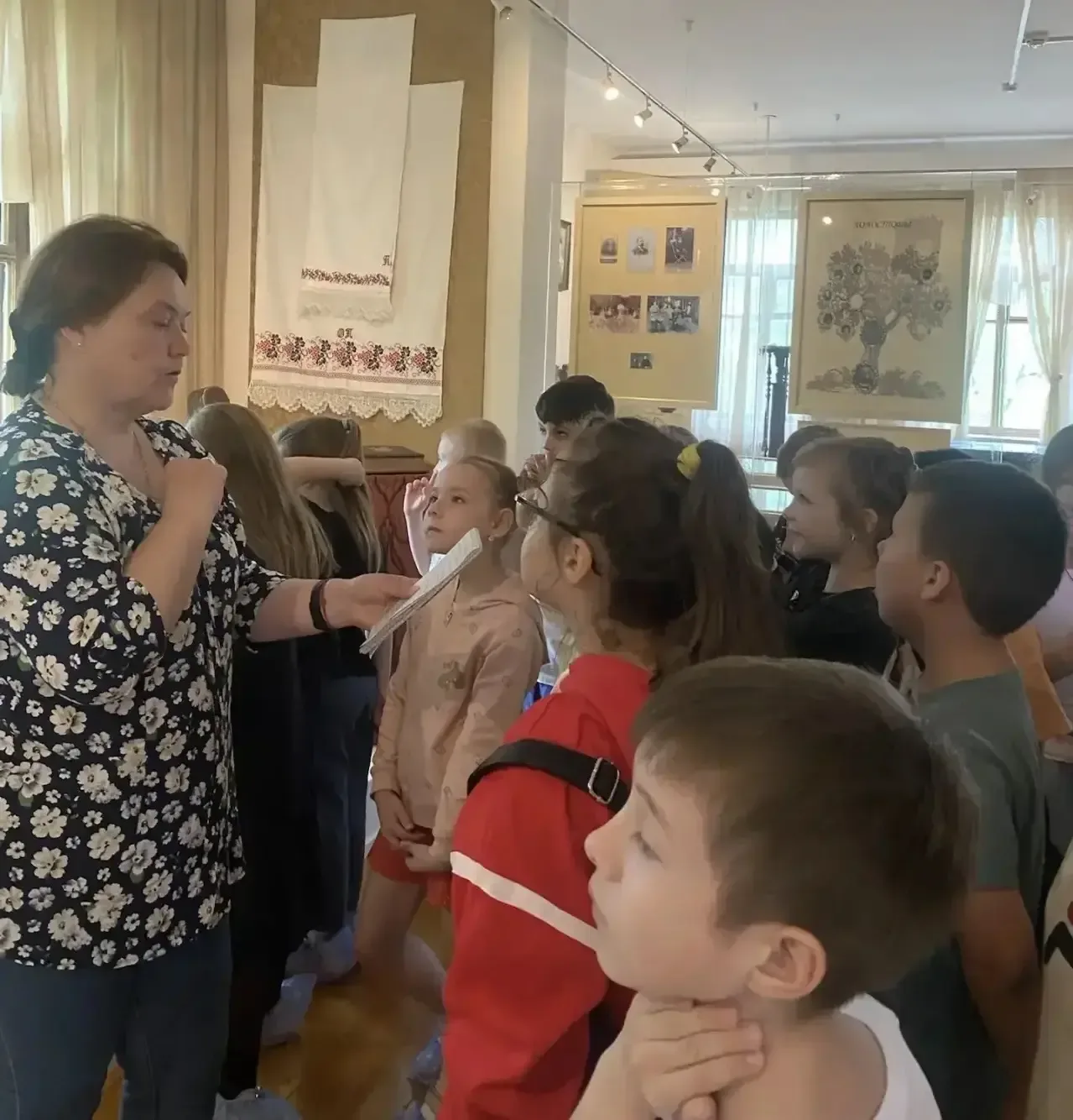 Накануне «Международного дня Музеев» ученики 1 «Б» класса нашего лицея посетили музей «Подолье». Для