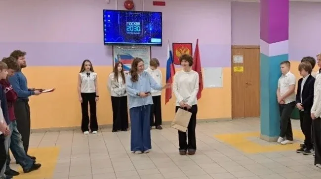 Гордость школы: честь и успех  Торжественная церемония выноса государственного флага Российской Феде