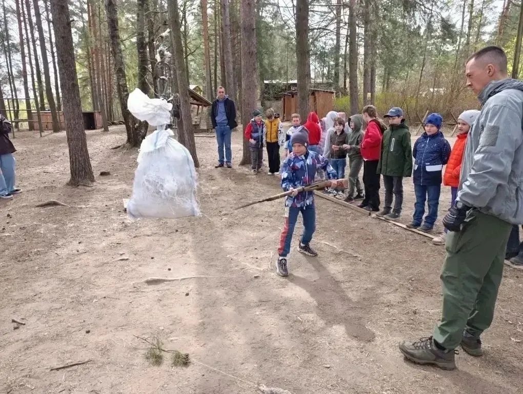 Недавно ученики 2 «В» класса ездили на экскурсию в «Сестрорецкий рубеж». Там ребята видели настоящие