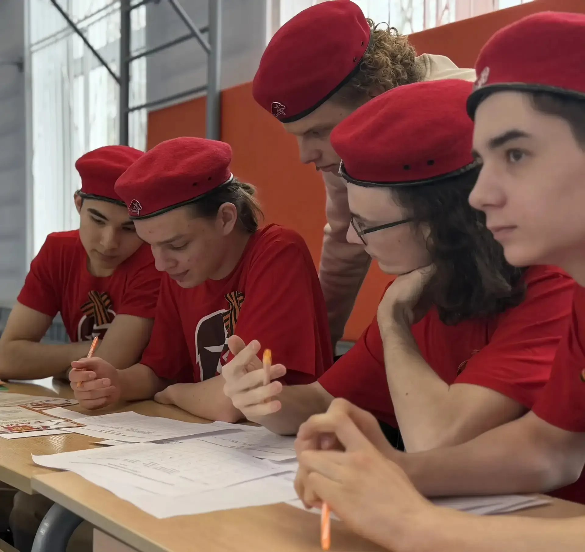 🎖️🎖️🎖️На этой неделе в корпусе 1  на ул. Советская, 24 было по-настоящему громко и торжественно. Зде