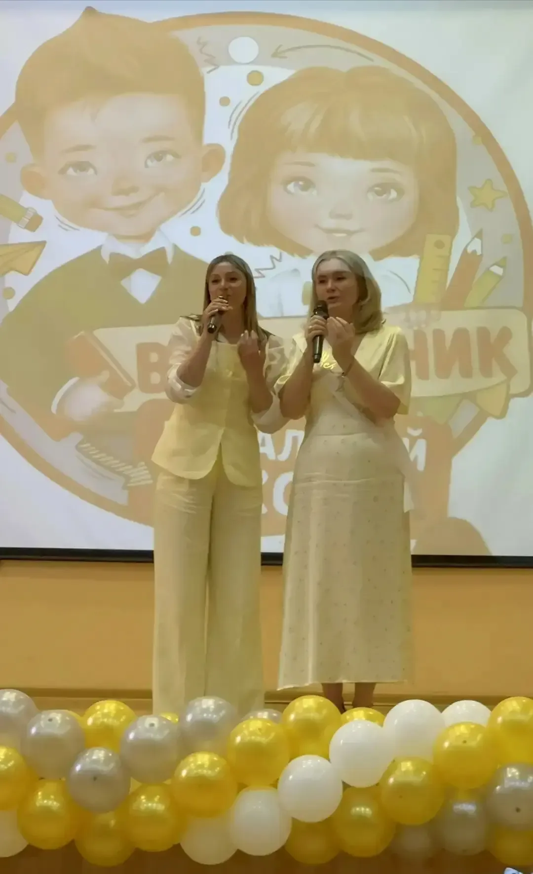 🎓 Выпускной 4-х классов — трогательное событие в нашей школе. Сегодня в корпусе на Ольховой прошёл о
