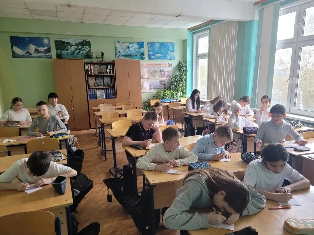 «Сюрпризы» бывают не только в переходном возрасте, но и в школьных кабинетах — особенно когда там го