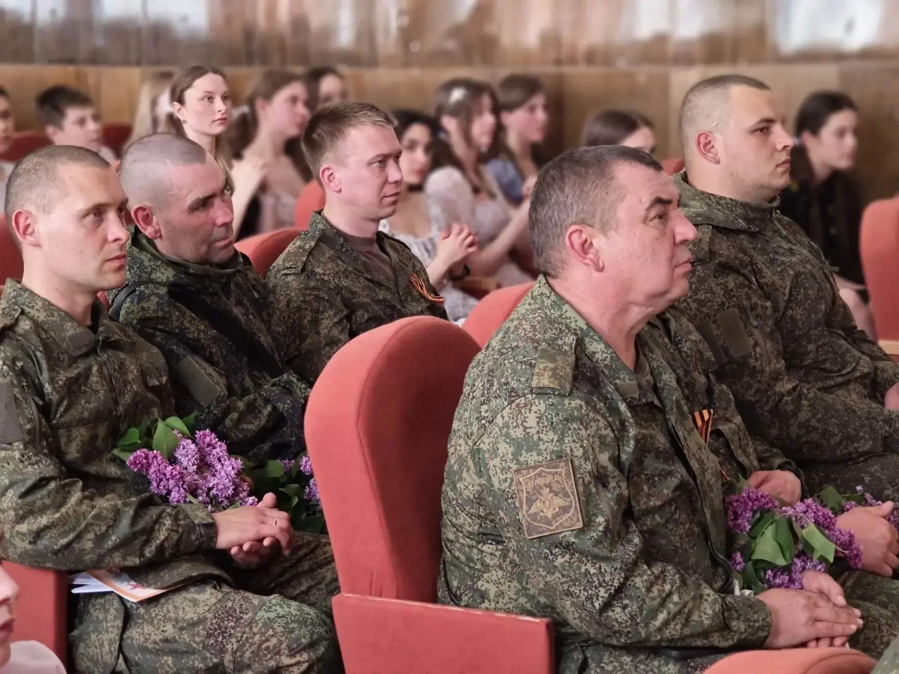 🕊Лицей отметил приближение 9 Мая концертом «Во имя Победы»!🎉  Программа концерта получилась по-насто