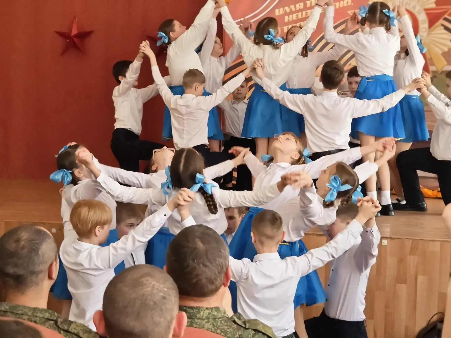 🕊Лицей отметил приближение 9 Мая концертом «Во имя Победы»!🎉  Программа концерта получилась по-насто
