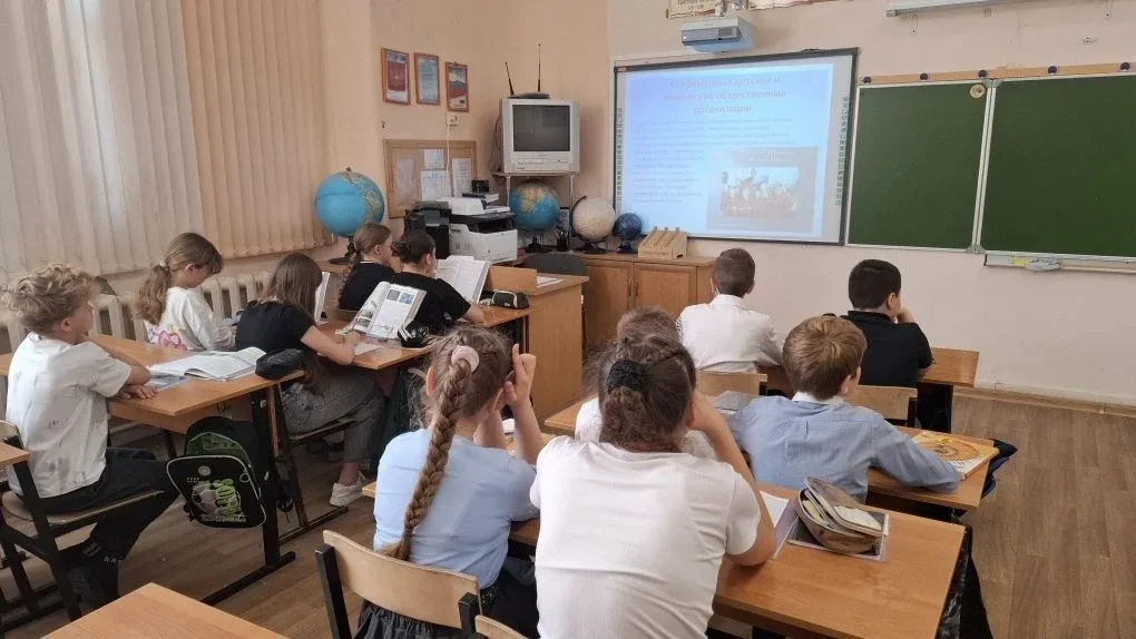 19 мая — особая дата в календаре. Она объединяет разные поколения: от пионеров XX века до активистов