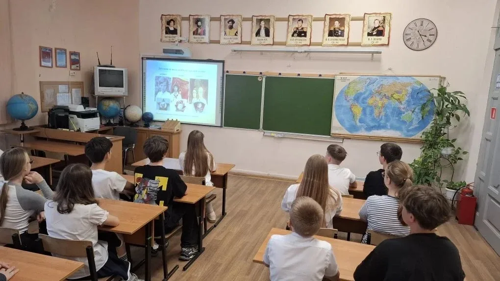 19 мая — особая дата в календаре. Она объединяет разные поколения: от пионеров XX века до активистов