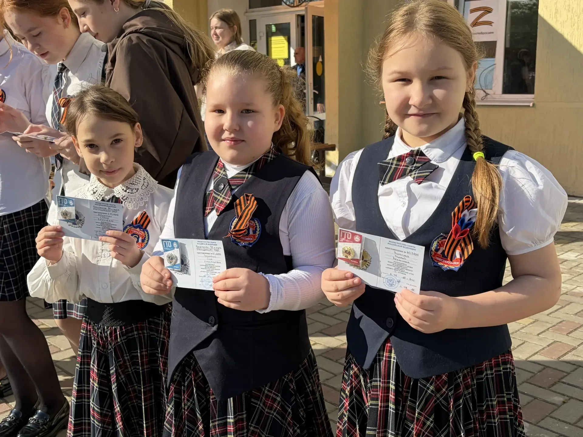 📣 18 мая на школьной линейке состоялось торжественное награждение учащихся за выдающиеся результаты 