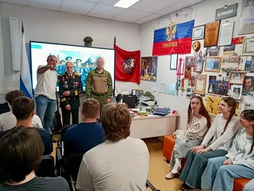 🇷🇺 Урок мужества: связь поколений и живая история  В преддверии знаменательной даты — 81-й годовщины