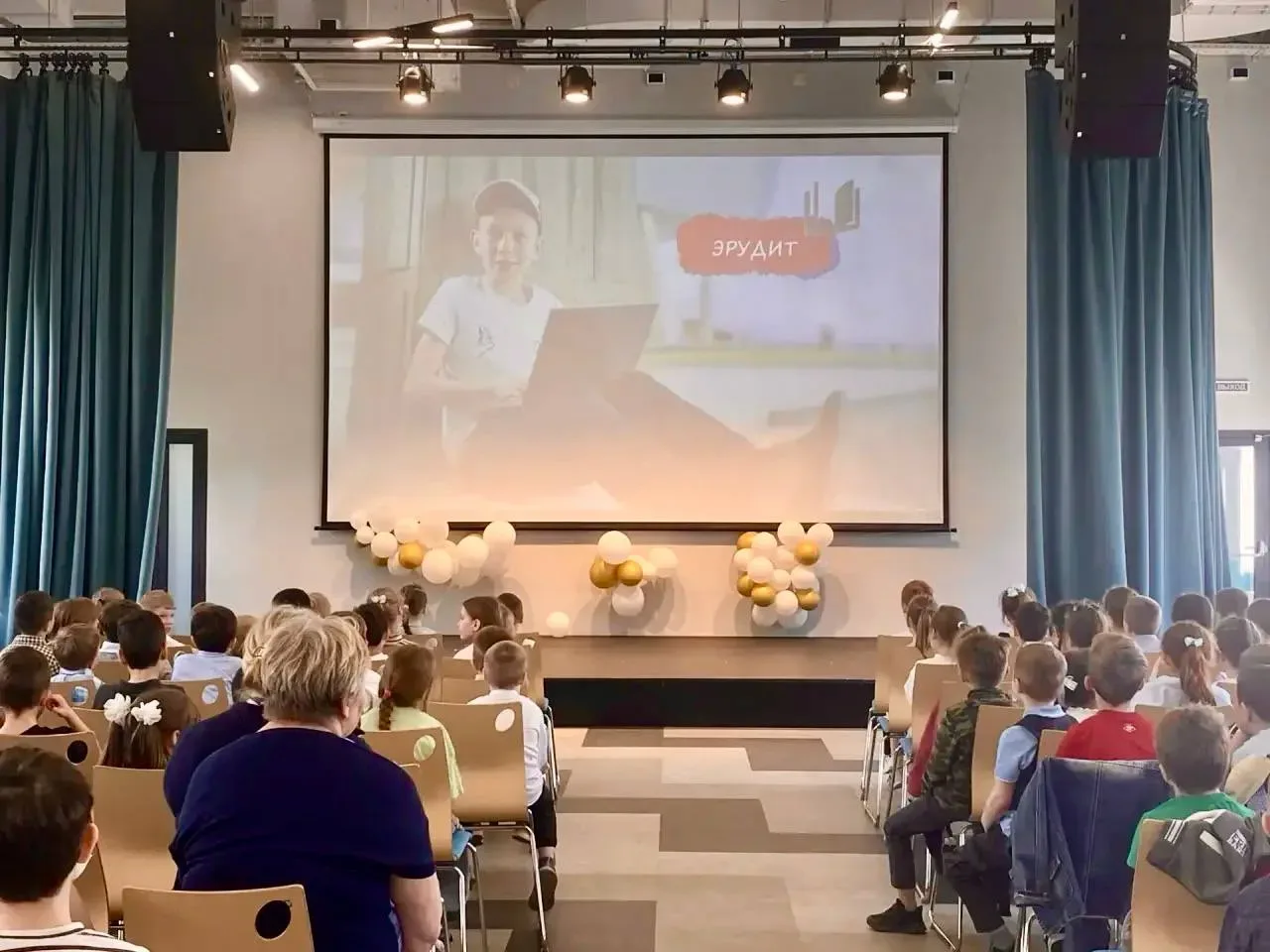 🔔 Прощай, 1-й класс! Первые победы и большие планы  ✨ На прошлой неделе в стенах нашей школы было по