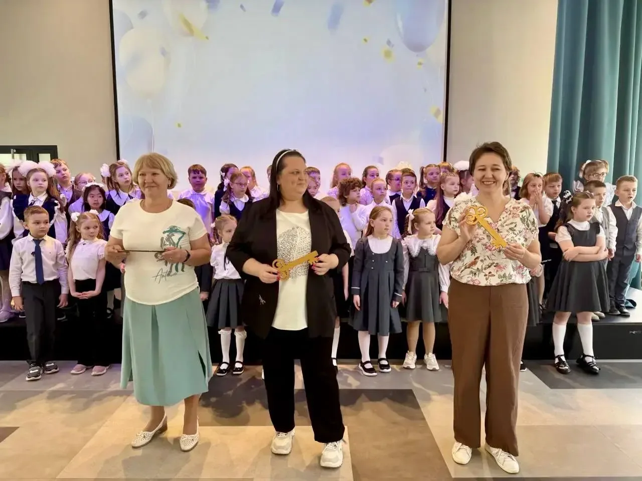 🔔 Прощай, 1-й класс! Первые победы и большие планы  ✨ На прошлой неделе в стенах нашей школы было по